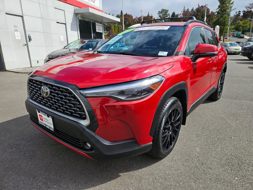 Certified 2022 Toyota Corolla Cross XLE w/ Black Badges Package (TMS) AWD/4WD image 7