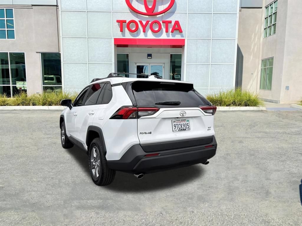 Used 2025 Toyota RAV4 XLE AWD/4WD image 5