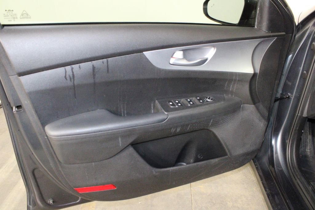 Used 2023 Kia Forte LXS w/ LXS Technology Package image 16