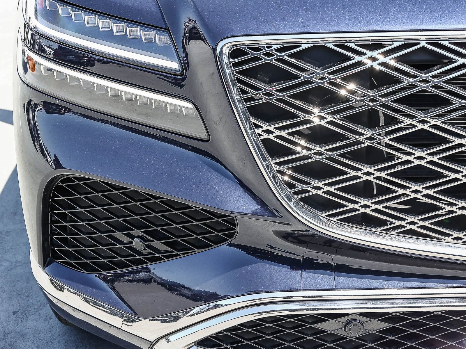 Used 2025 Genesis GV80 2.5T Standard image 9