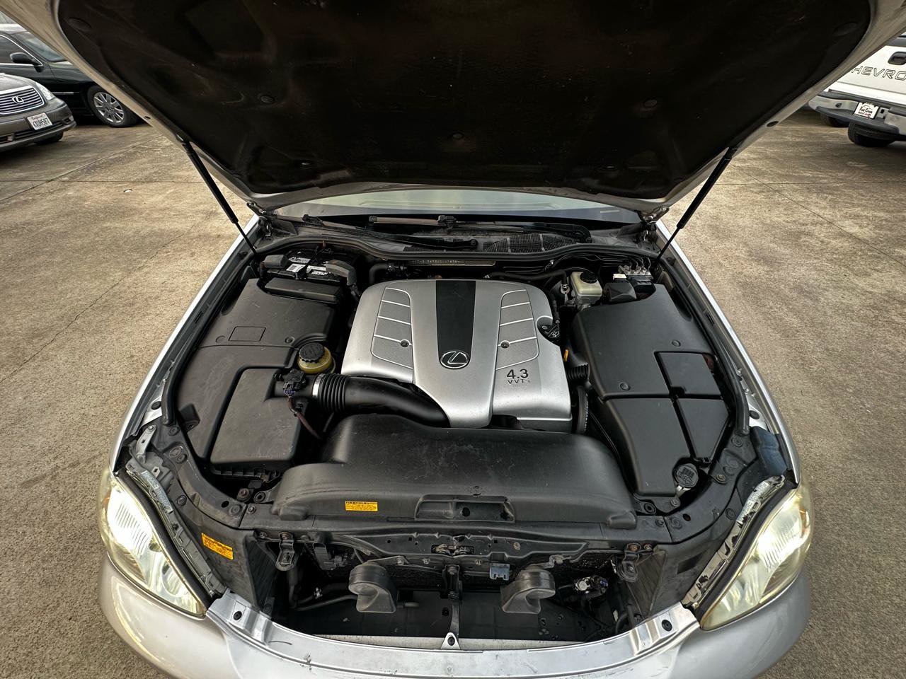 Used 2004 Lexus LS 430 w/ Premium Pkg RWD image 23