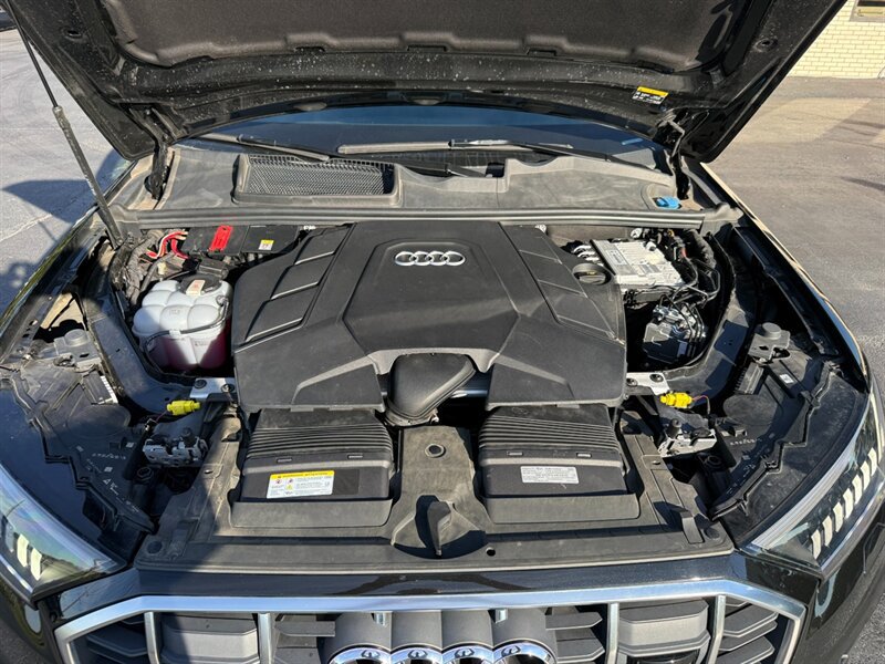 Used 2023 Audi Q7 3.0T Premium w/ Convenience Package AWD/4WD image 28