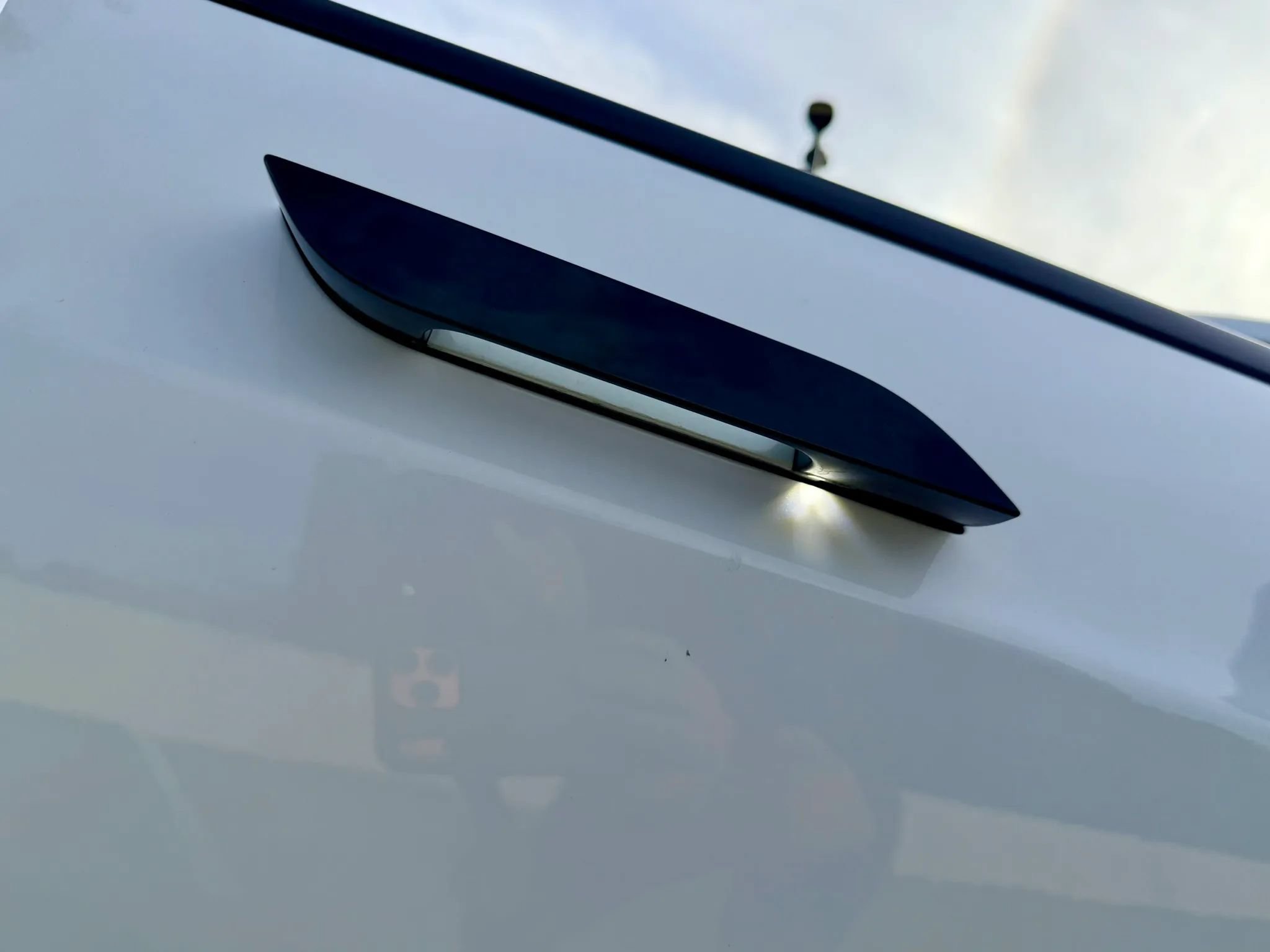 Used 2022 Tesla Model S Standard Range AWD/4WD image 98