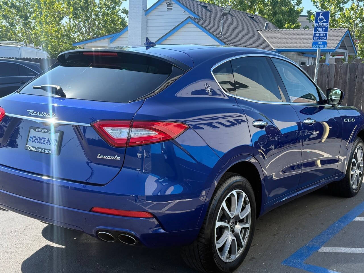Used 2019 Maserati Levante AWD/4WD image 6