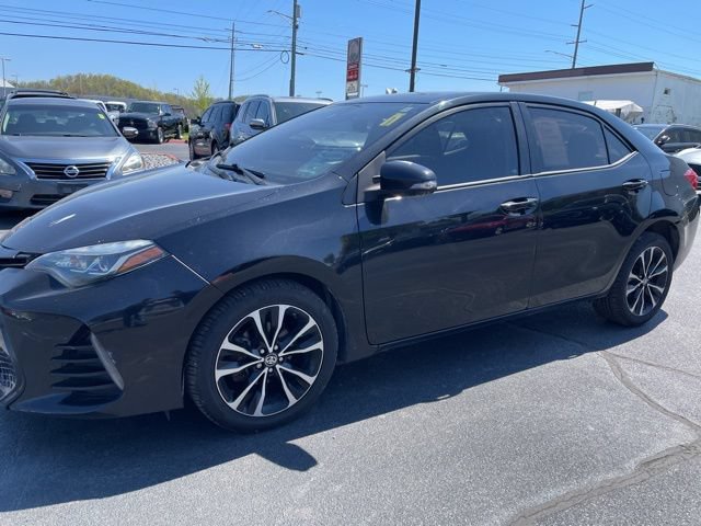 Used 2017 Toyota Corolla SE w/ Carpet Mat Package (TMS) FWD image 4