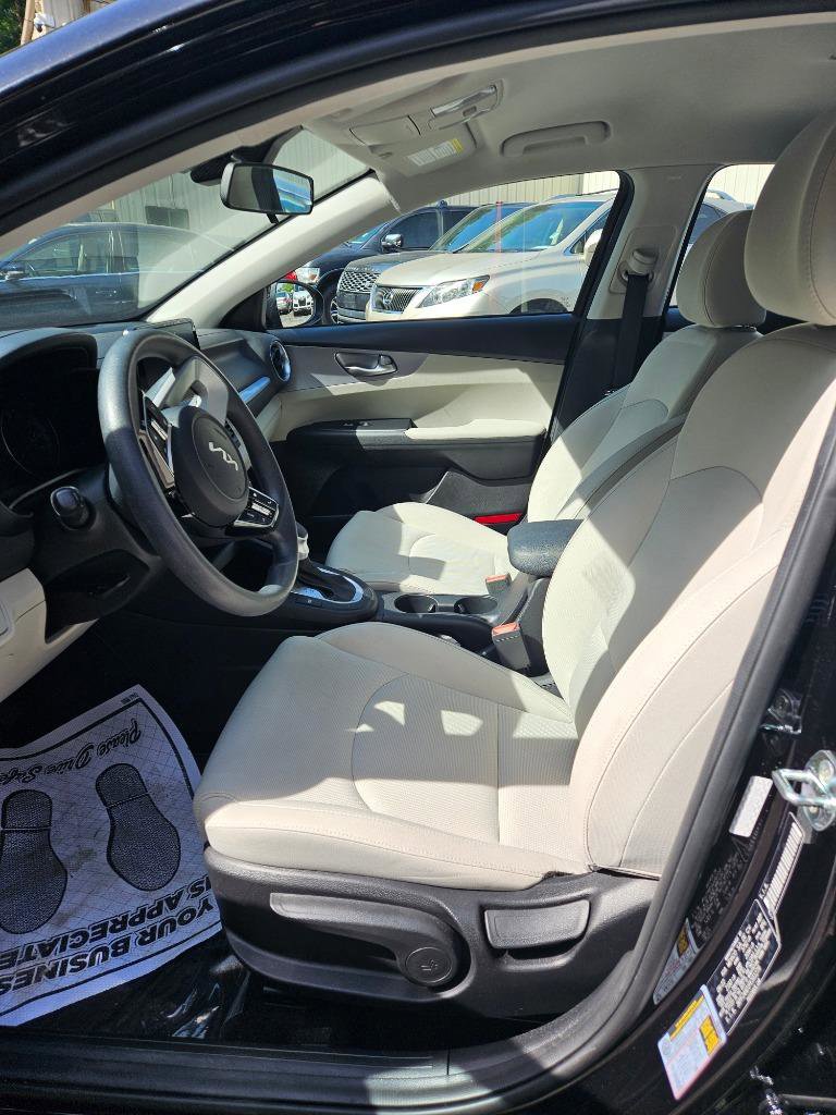 Used 2023 Kia Forte LXS image 8