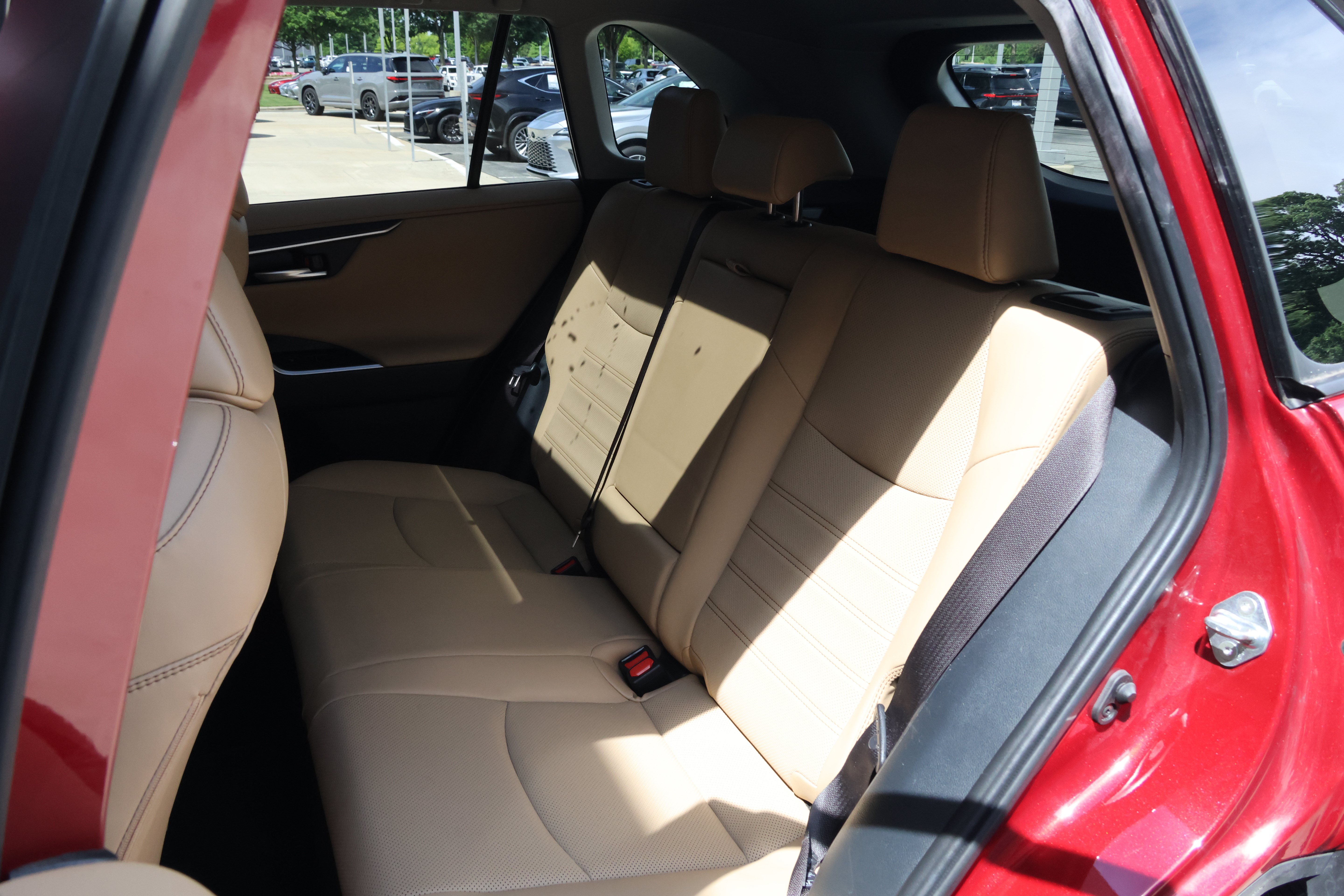 Used 2022 Toyota RAV4 Limited AWD/4WD image 36