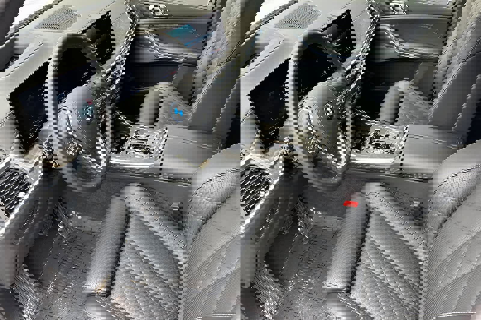 Used 2025 BMW X5 xDrive50e image 11