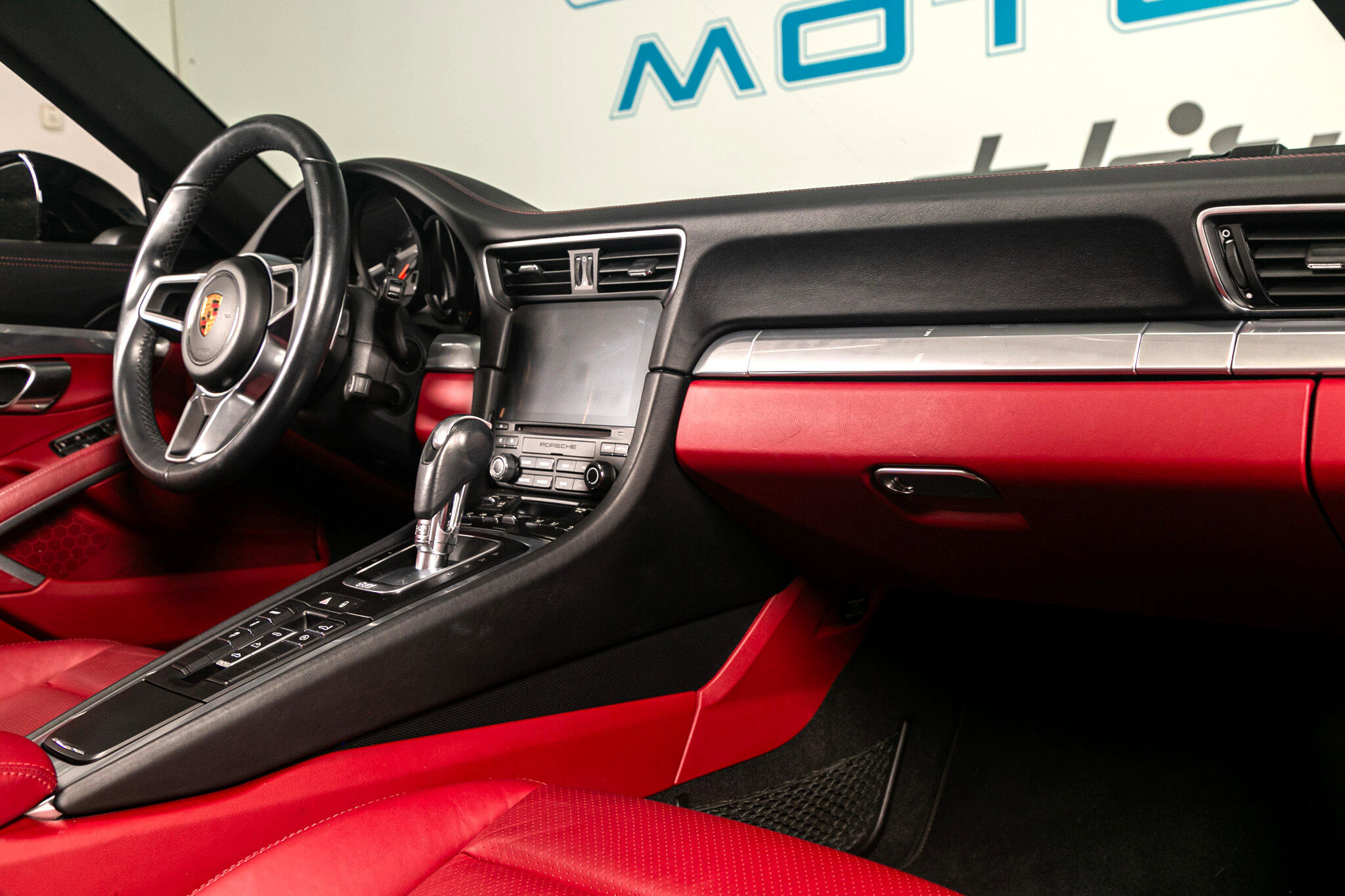 Used 2017 Porsche 911 Carrera image 12