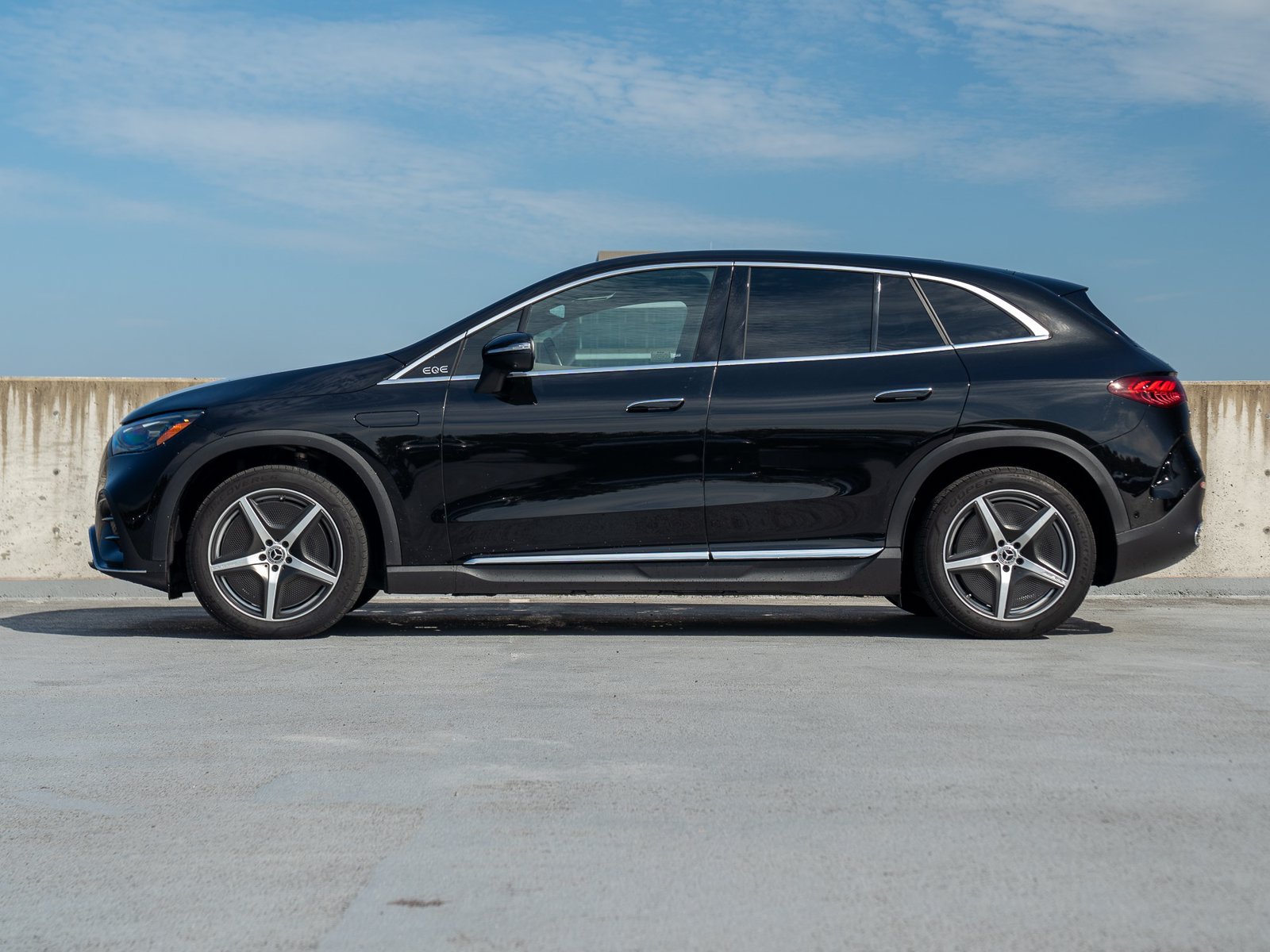 Certified 2023 Mercedes-Benz EQE 350+ 4MATIC SUV image 4