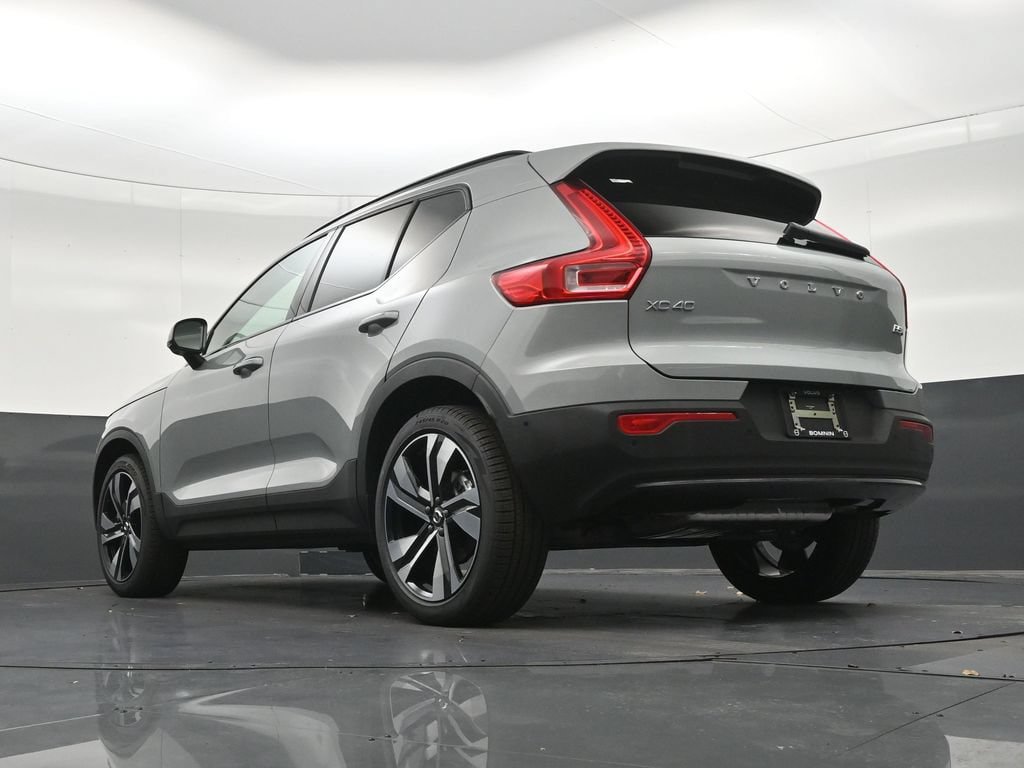 New 2026 Volvo XC40 B5 Plus w/ Protection Package Premier AWD/4WD image 23