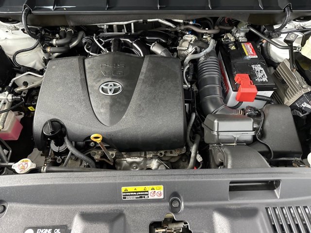 Used 2021 Toyota Highlander Platinum image 10