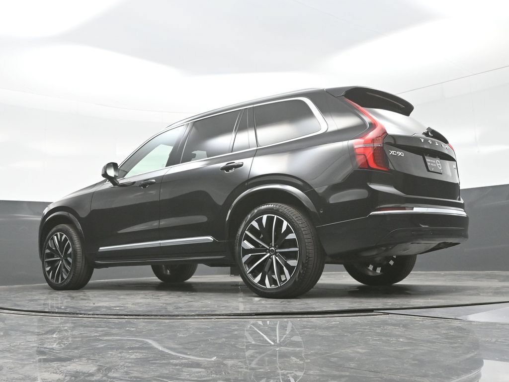 Used 2025 Volvo XC90 B5 Ultra AWD/4WD image 29