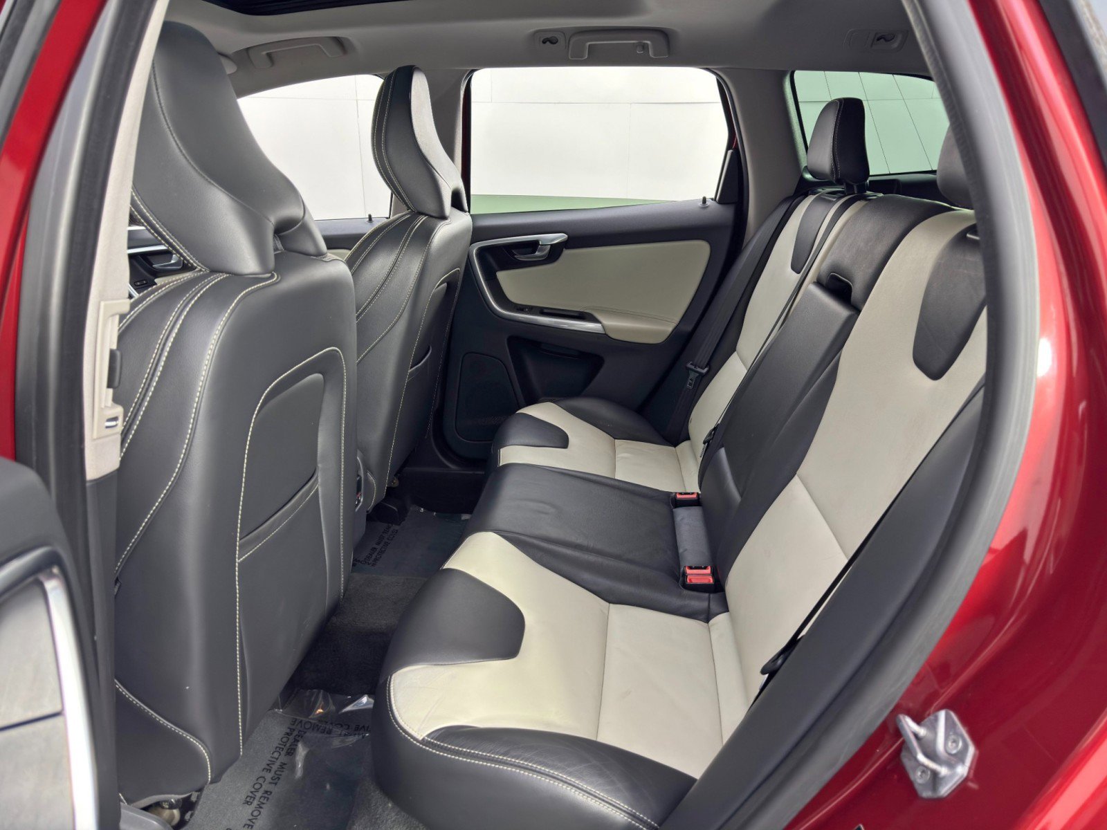 Used 2017 Volvo XC60 T5 Dynamic w/ Preferred Option Package image 39