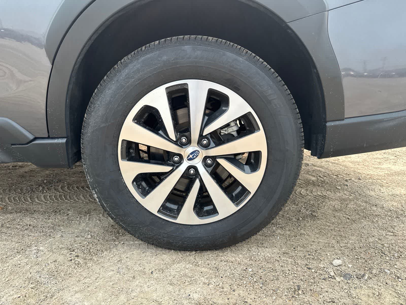 Used 2025 Subaru Outback Premium AWD/4WD image 18