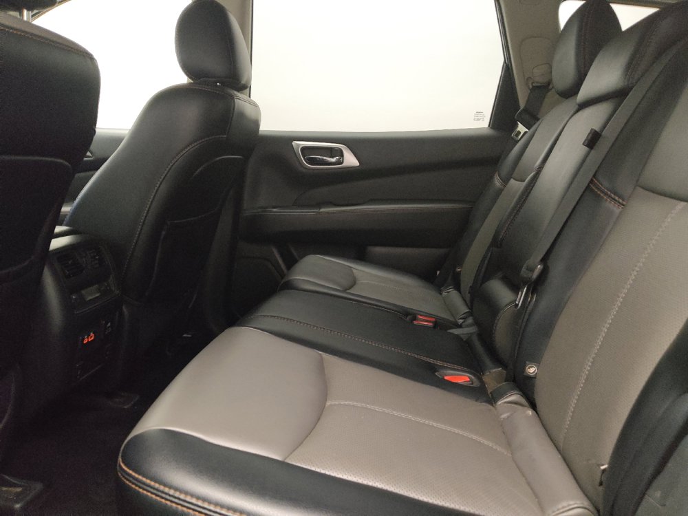 Used 2019 Nissan Pathfinder SL AWD/4WD image 18