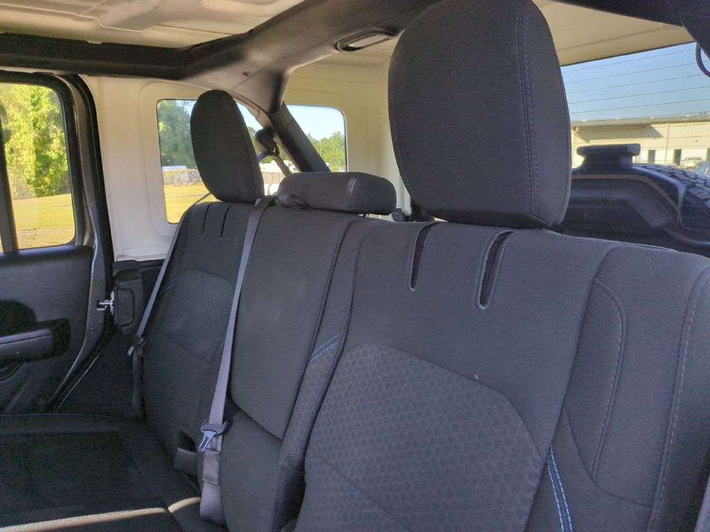 Used 2024 Jeep Wrangler Unlimited Rubicon 4xe AWD/4WD image 29