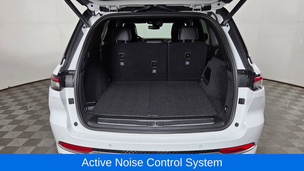 Used 2023 Jeep Grand Cherokee Summit w/ Adv Protech Group IV AWD/4WD image 11