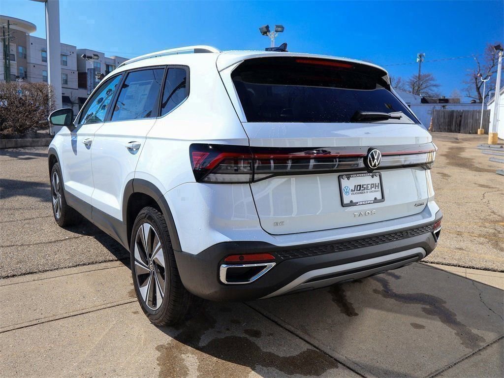 New 2026 Volkswagen Taos SE image 3
