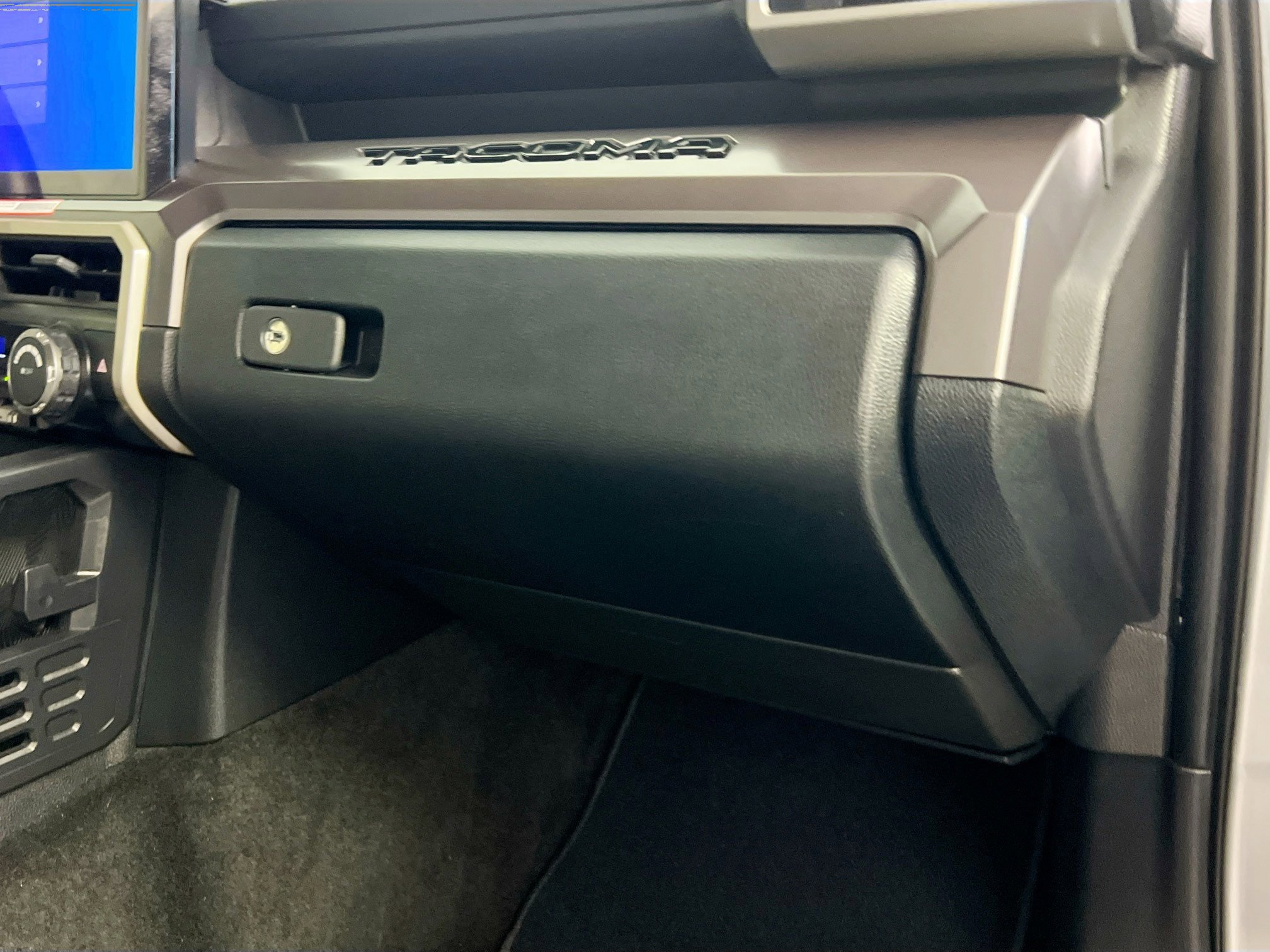 Used 2025 Toyota Tacoma TRD Sport image 35