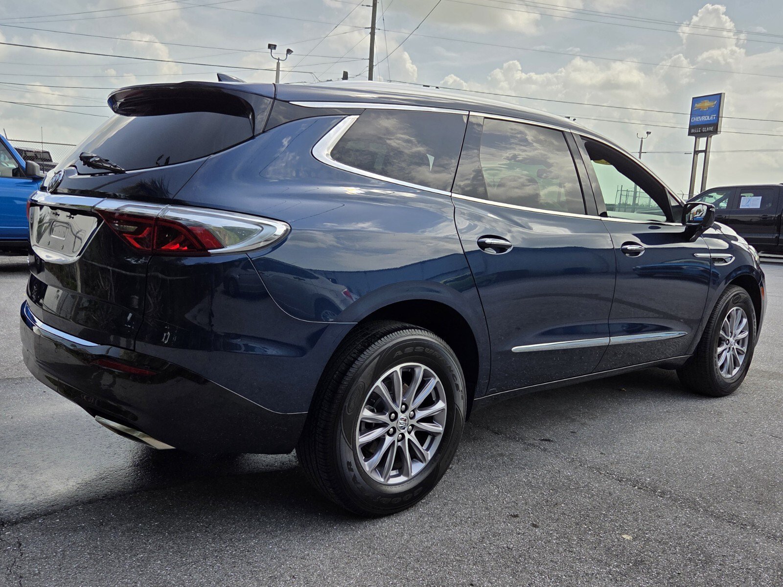 Certified 2023 Buick Enclave Essence FWD image 5