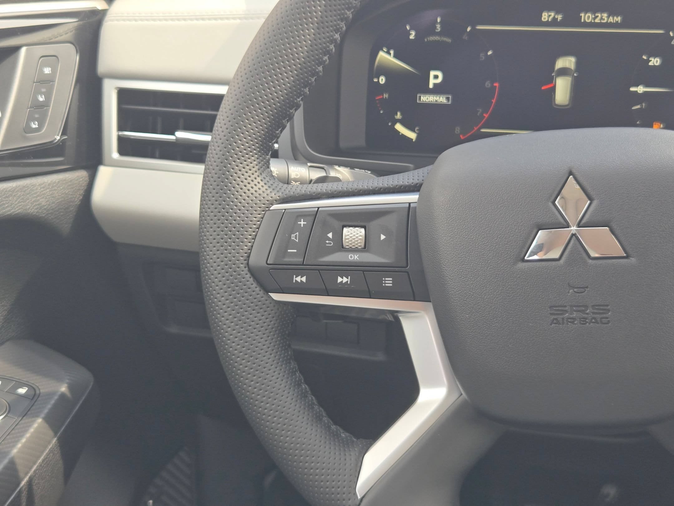 New 2026 Mitsubishi Outlander SEL FWD image 19