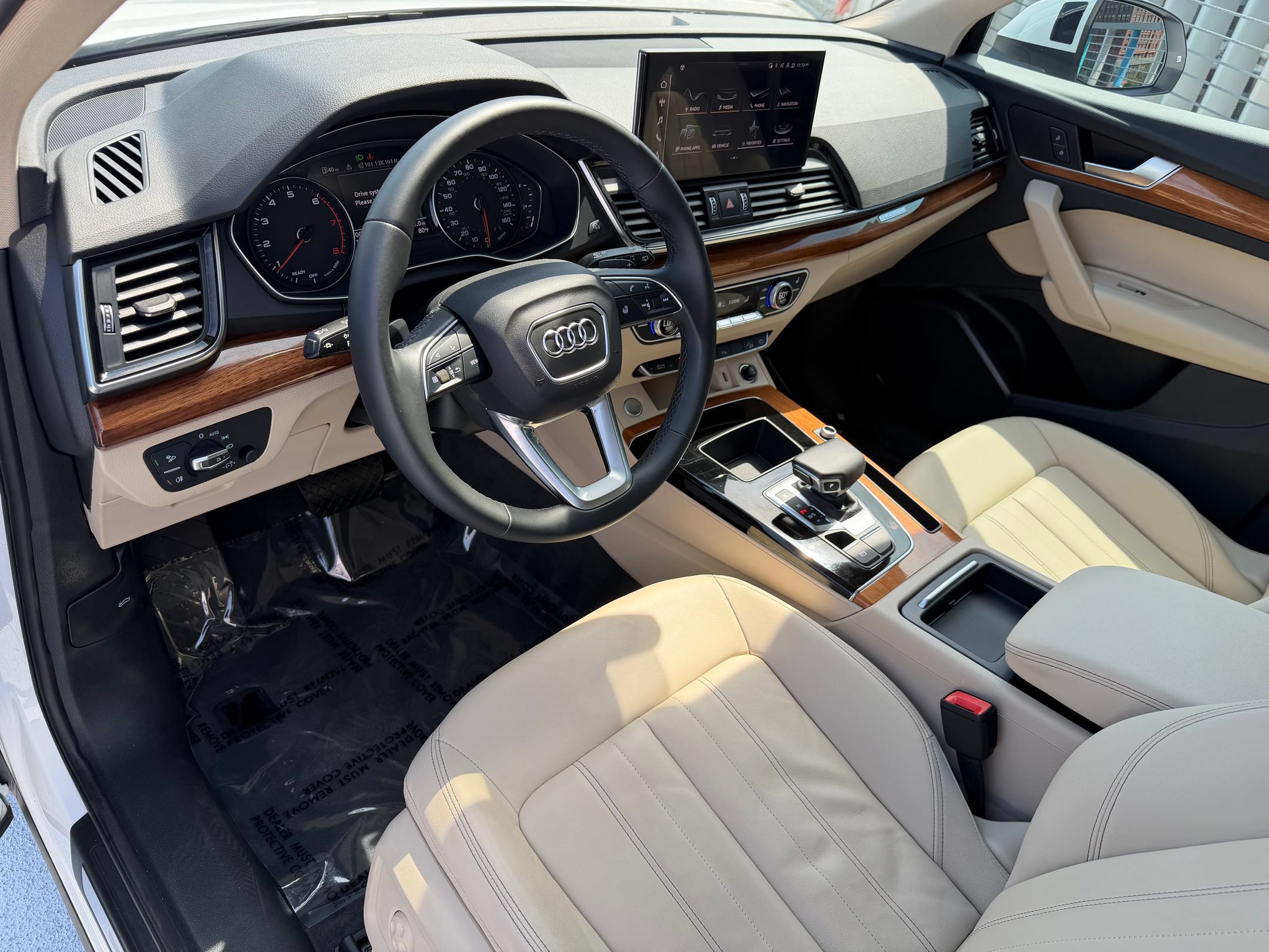 Used 2021 Audi Q5 2.0T Premium w/ Convenience Package AWD/4WD image 4