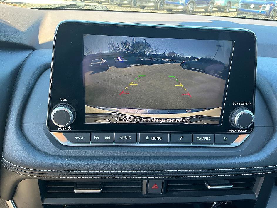 Certified 2023 Nissan Rogue SV image 17