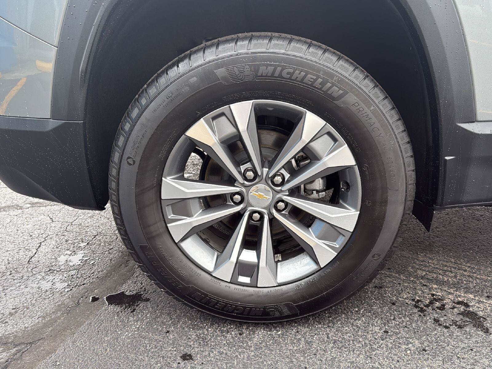 Used 2026 Chevrolet Equinox LT AWD/4WD image 32