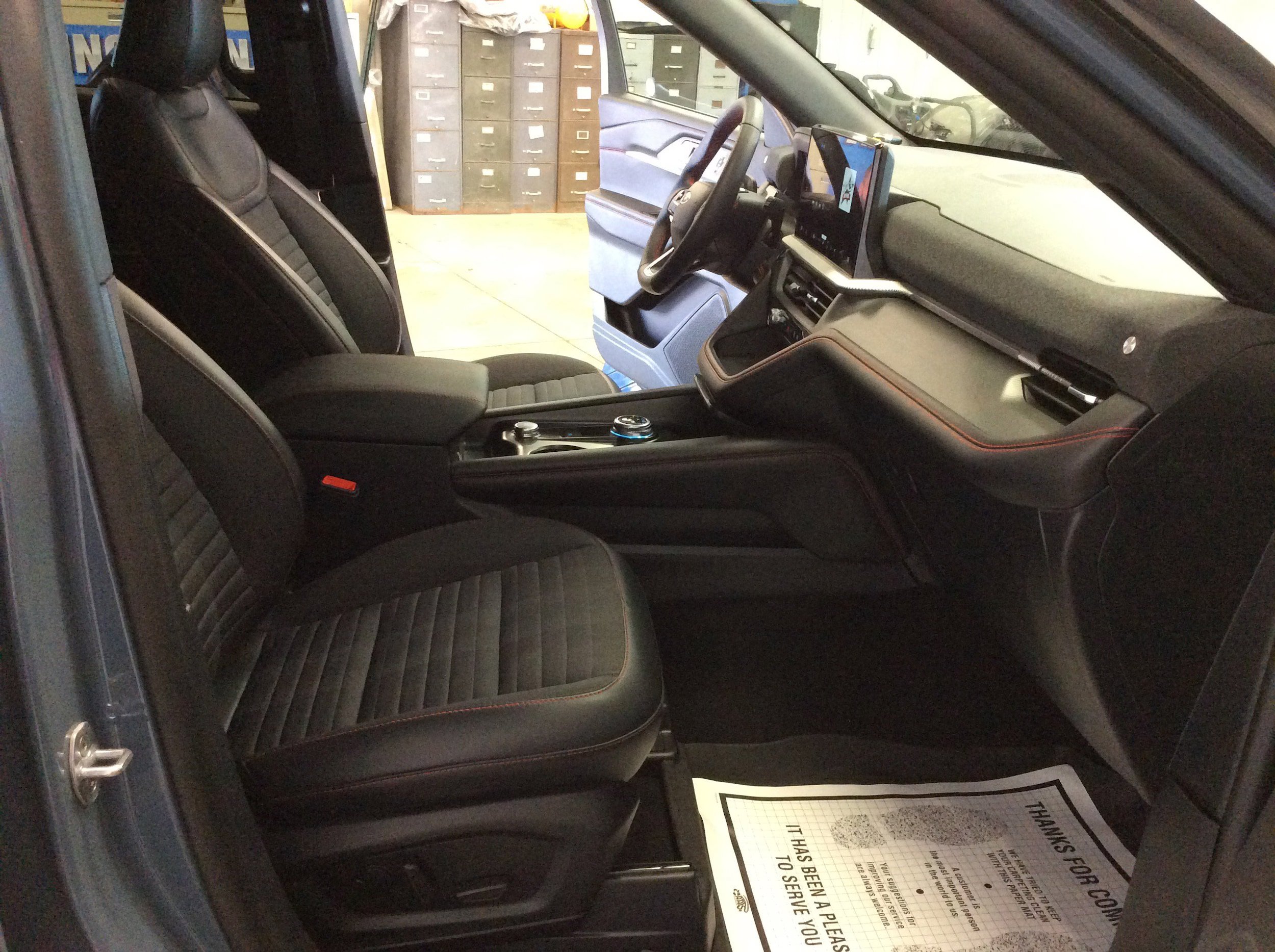 Used 2025 Ford Explorer ST-Line AWD/4WD image 37