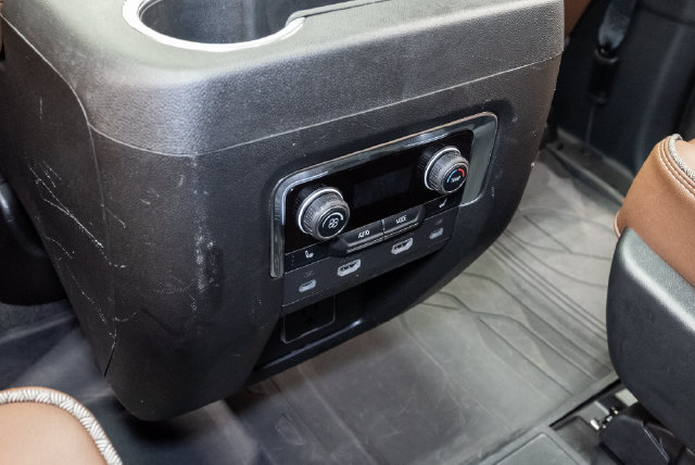 Used 2024 Chevrolet Tahoe High Country w/ Advanced Technology Package AWD/4WD image 29
