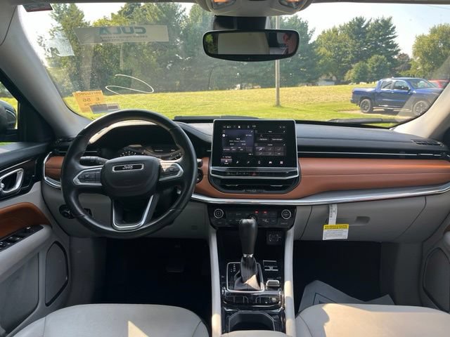 Used 2022 Jeep Compass Limited AWD/4WD image 10
