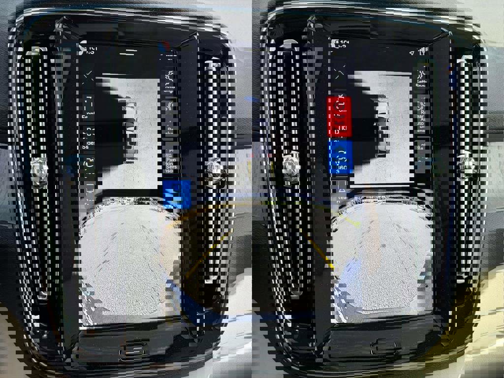 New 2026 Volvo XC40 B5 Ultra w/ Protection Package Premier image 4