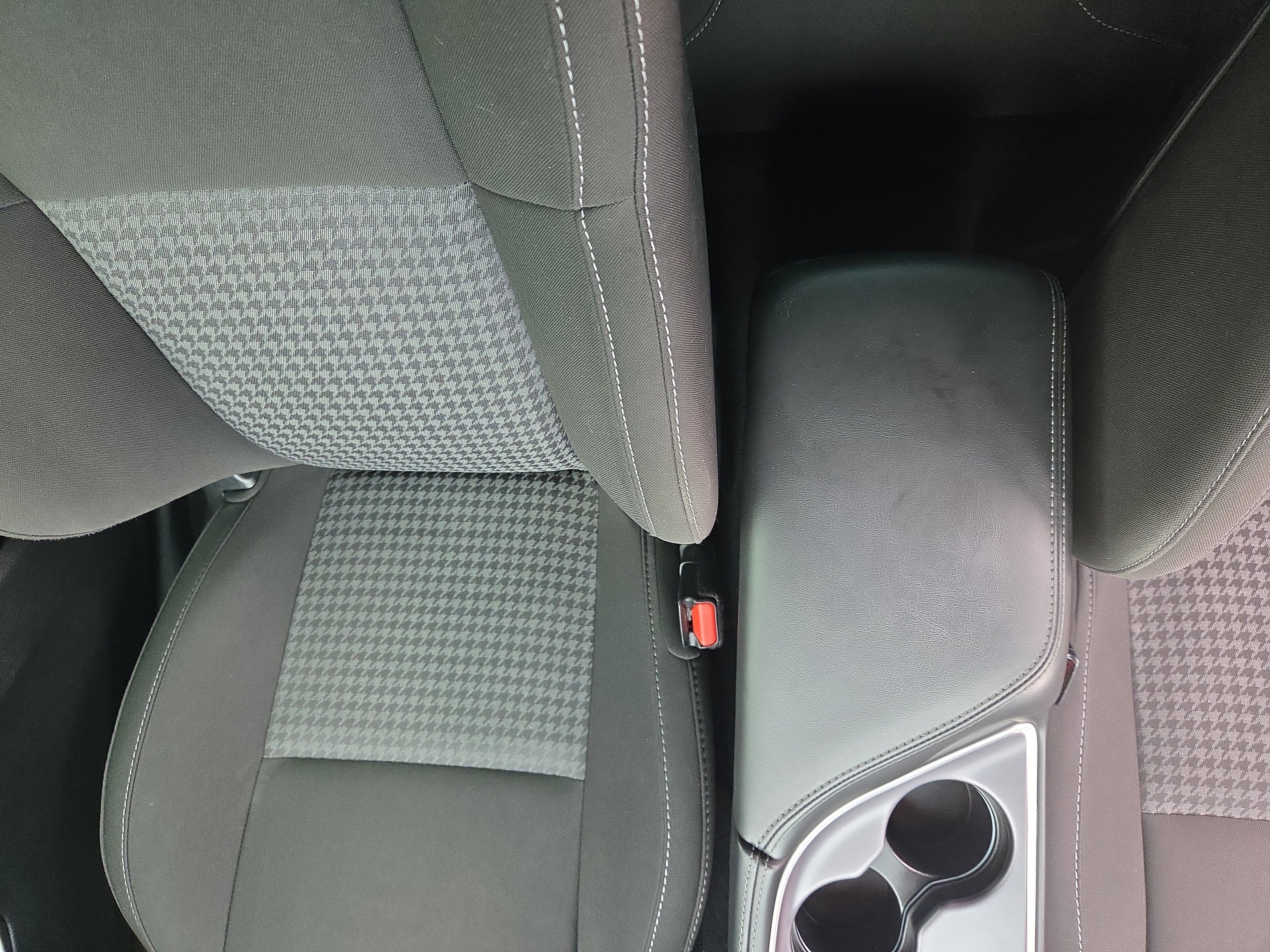 Used 2020 Dodge Challenger R/T w/ Performance Handling Group image 14