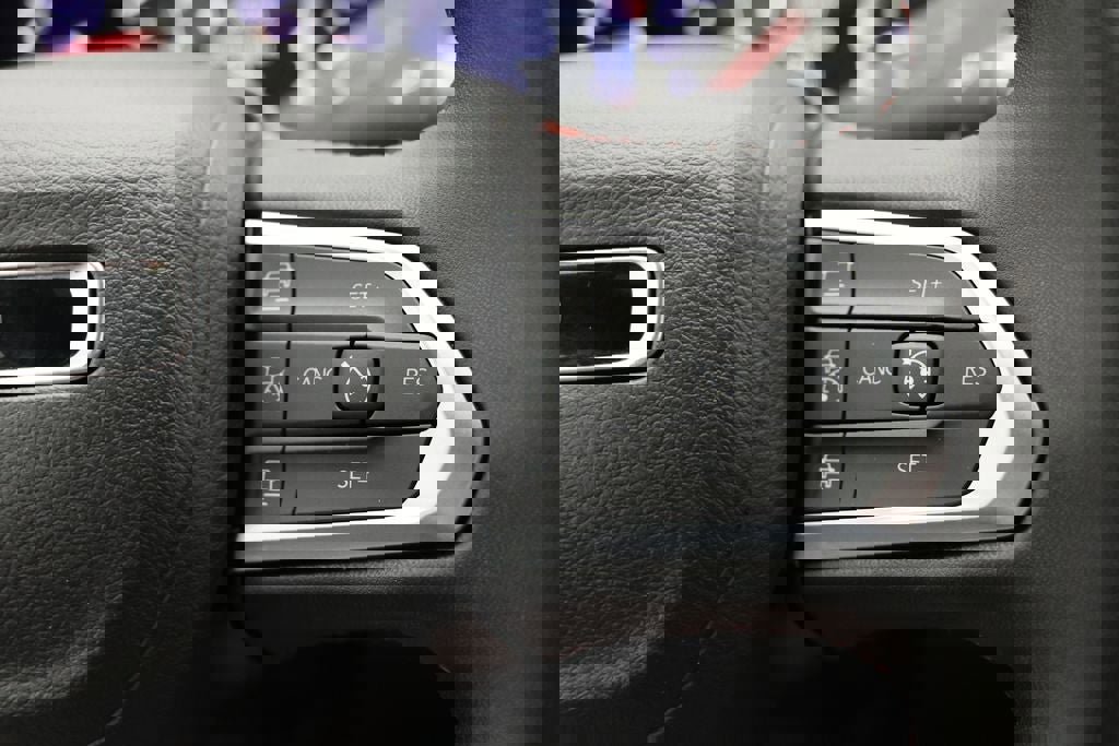 Used 2024 Jeep Compass Trailhawk image 20