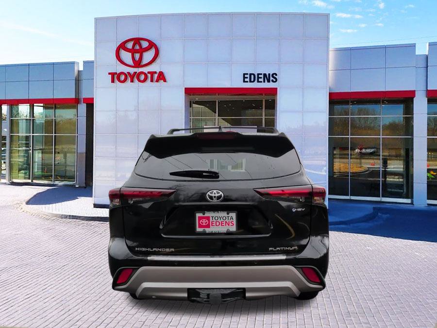 New 2026 Toyota Highlander Platinum image 4
