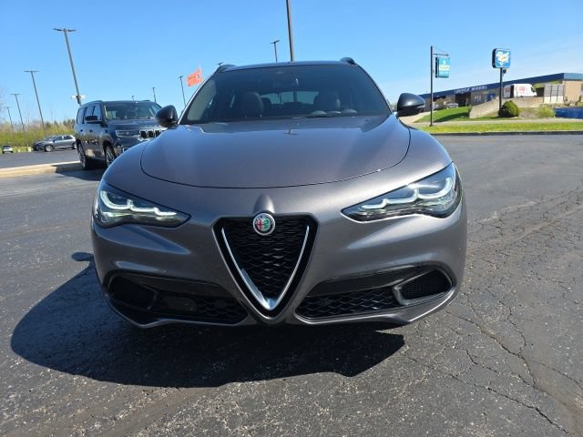 Used 2024 Alfa Romeo Stelvio Ti AWD/4WD image 12