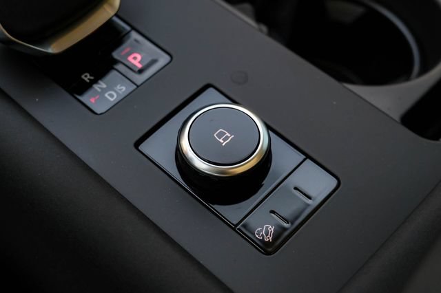 New 2026 Land Rover Discovery S AWD/4WD image 32