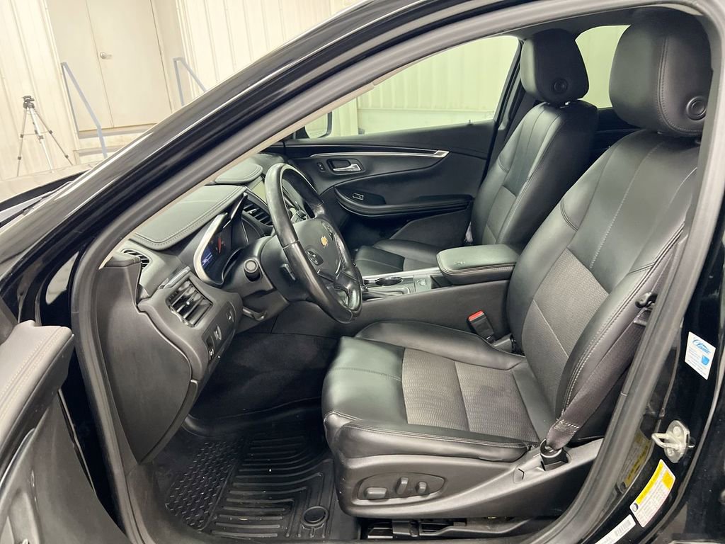 Used 2017 Chevrolet Impala LT image 18