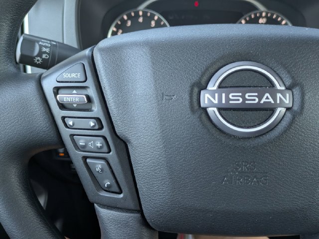 Used 2025 Nissan Frontier SV RWD image 18