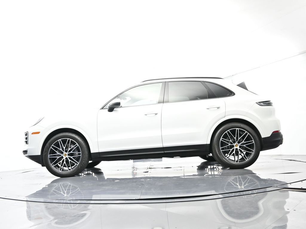 Certified 2024 Porsche Cayenne image 43
