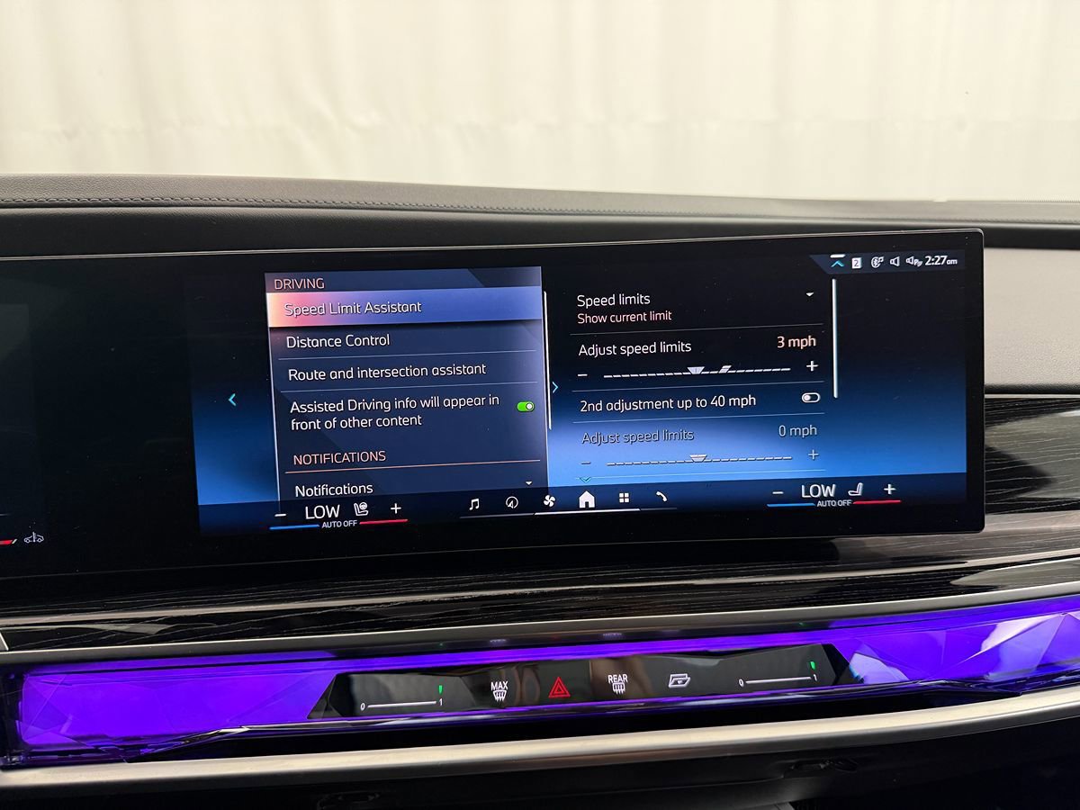 Used 2025 BMW 740i xDrive image 43