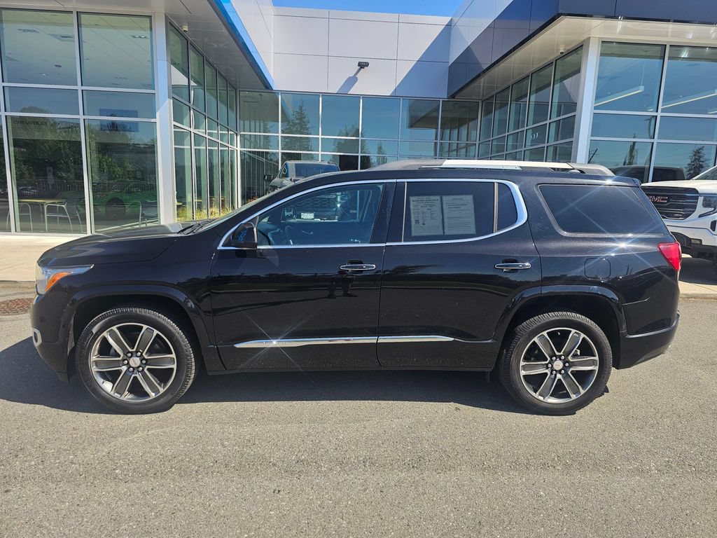Used 2017 GMC Acadia Denali w/ Technology Package AWD/4WD image 2