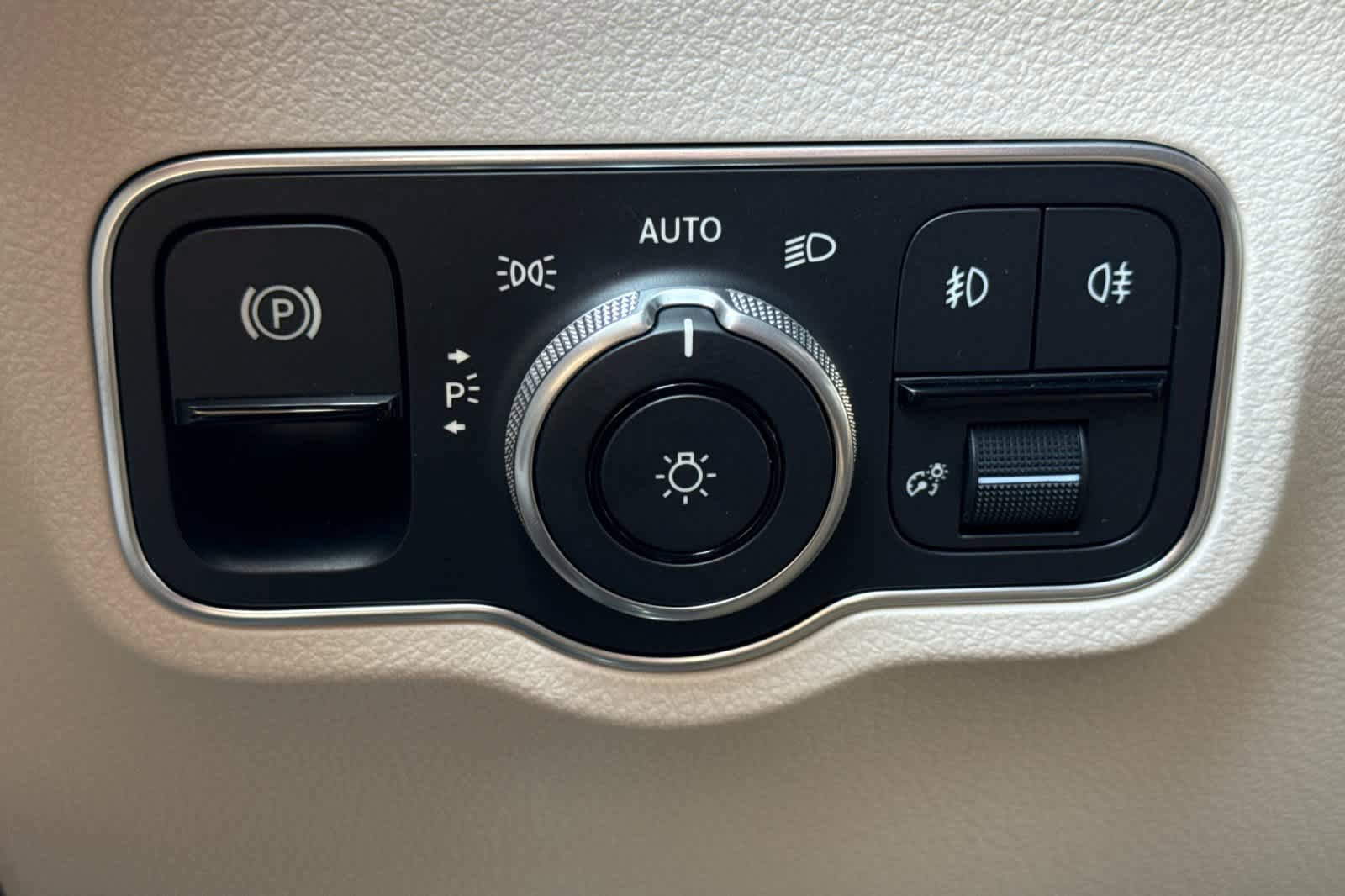 New 2026 Mercedes-Benz GLA 250 4MATIC image 25