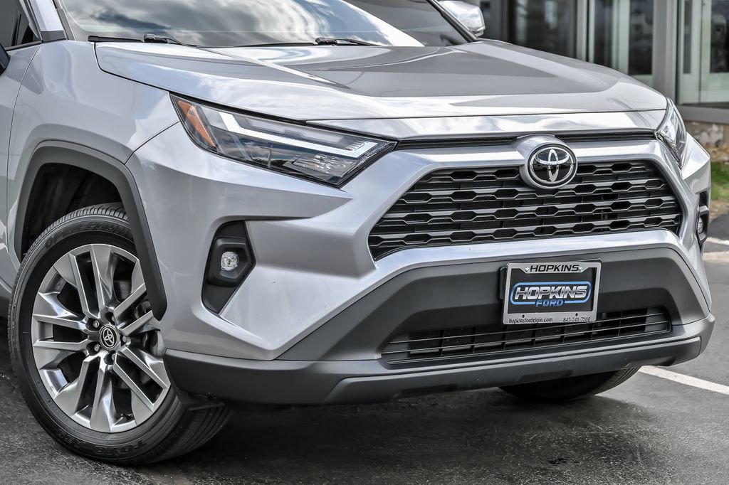 Used 2022 Toyota RAV4 XLE Premium AWD/4WD image 2