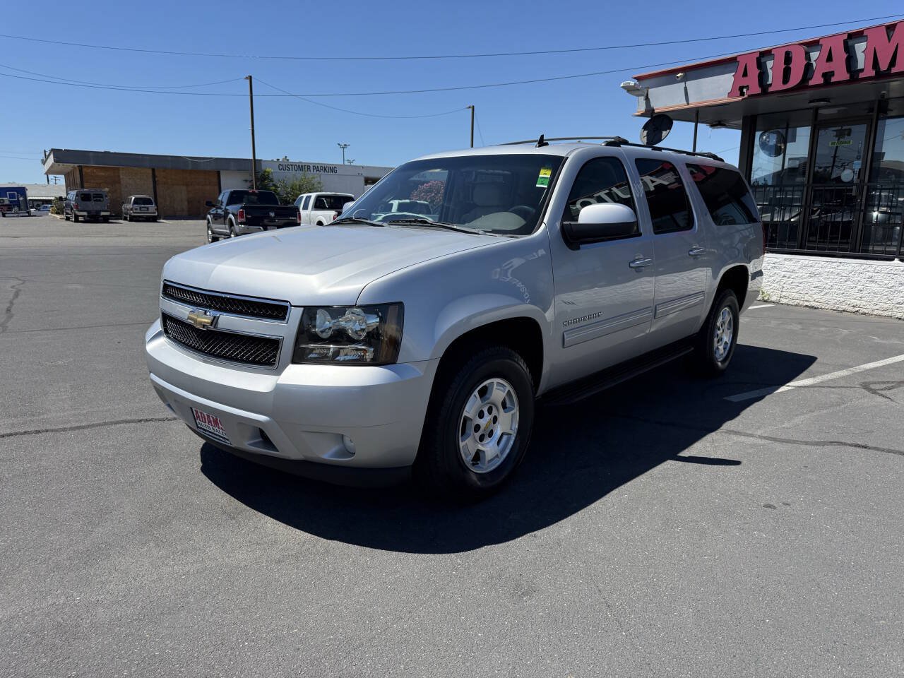 Used 2011 Chevrolet Suburban LT AWD/4WD image 7