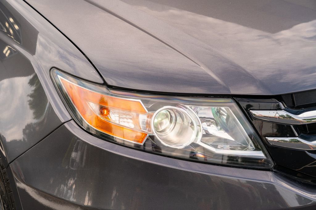 Used 2016 Honda Odyssey Touring Elite image 9