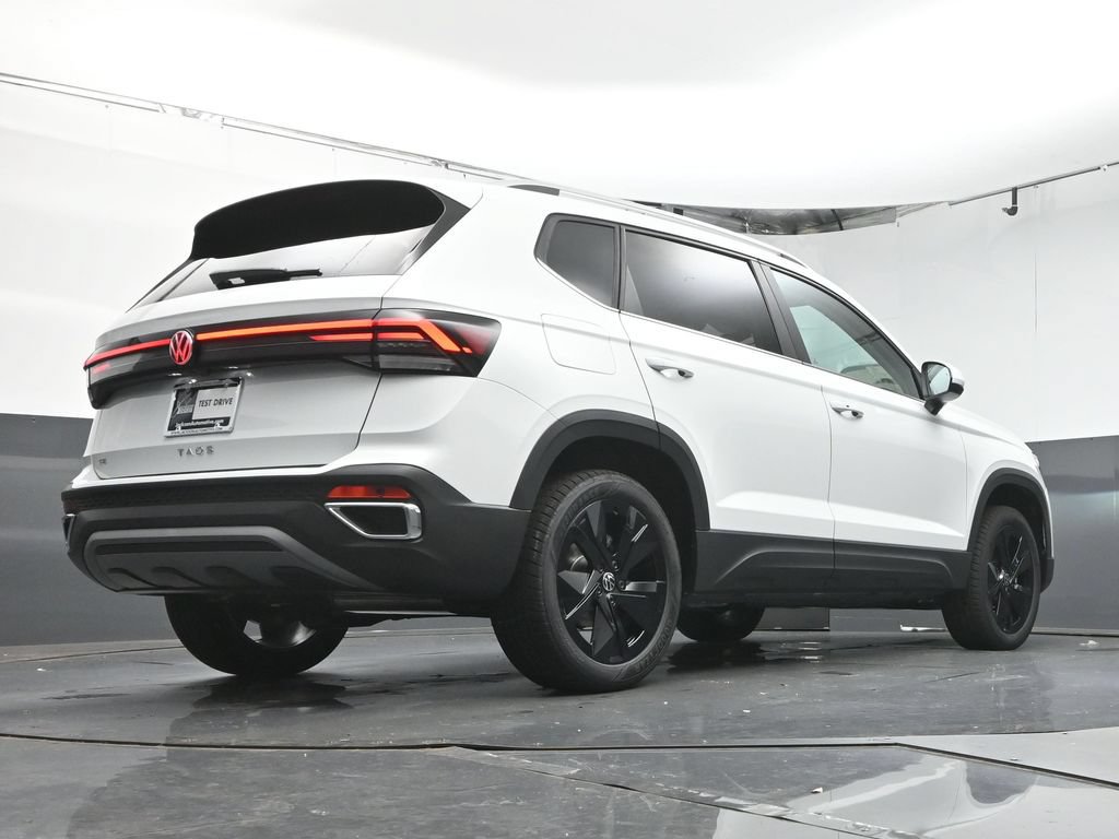 New 2026 Volkswagen Taos SE FWD image 37