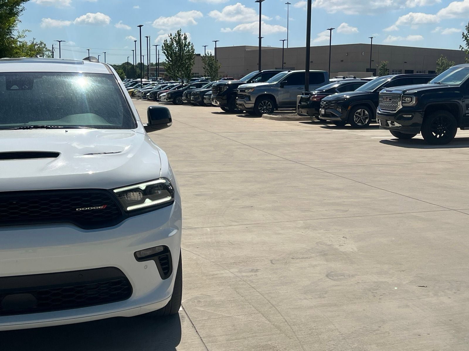 Used 2023 Dodge Durango R/T AWD/4WD image 2