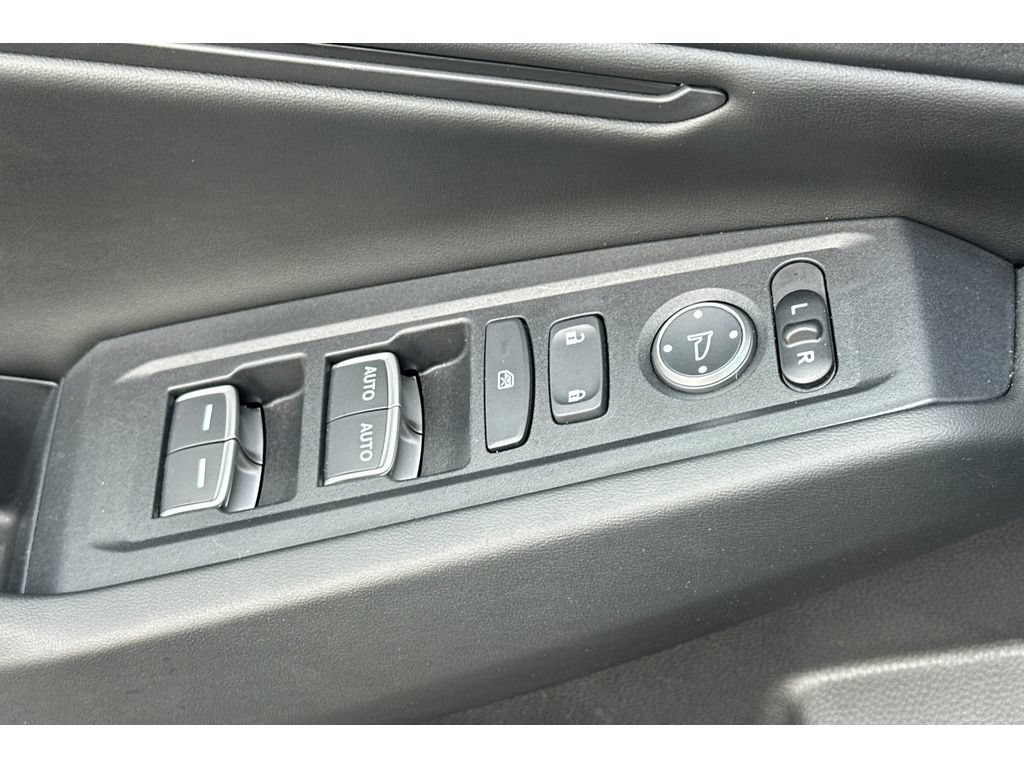 Used 2025 Honda Accord EX-L image 12